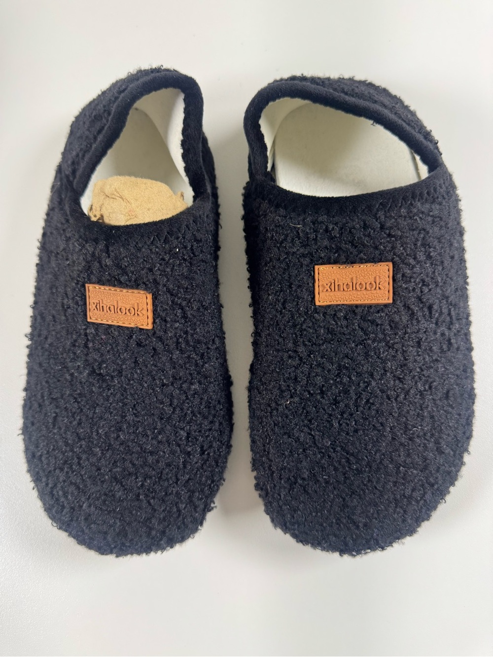 Halo Kids Black Sherpa Slip-On Slippers with Brown Logo Patch